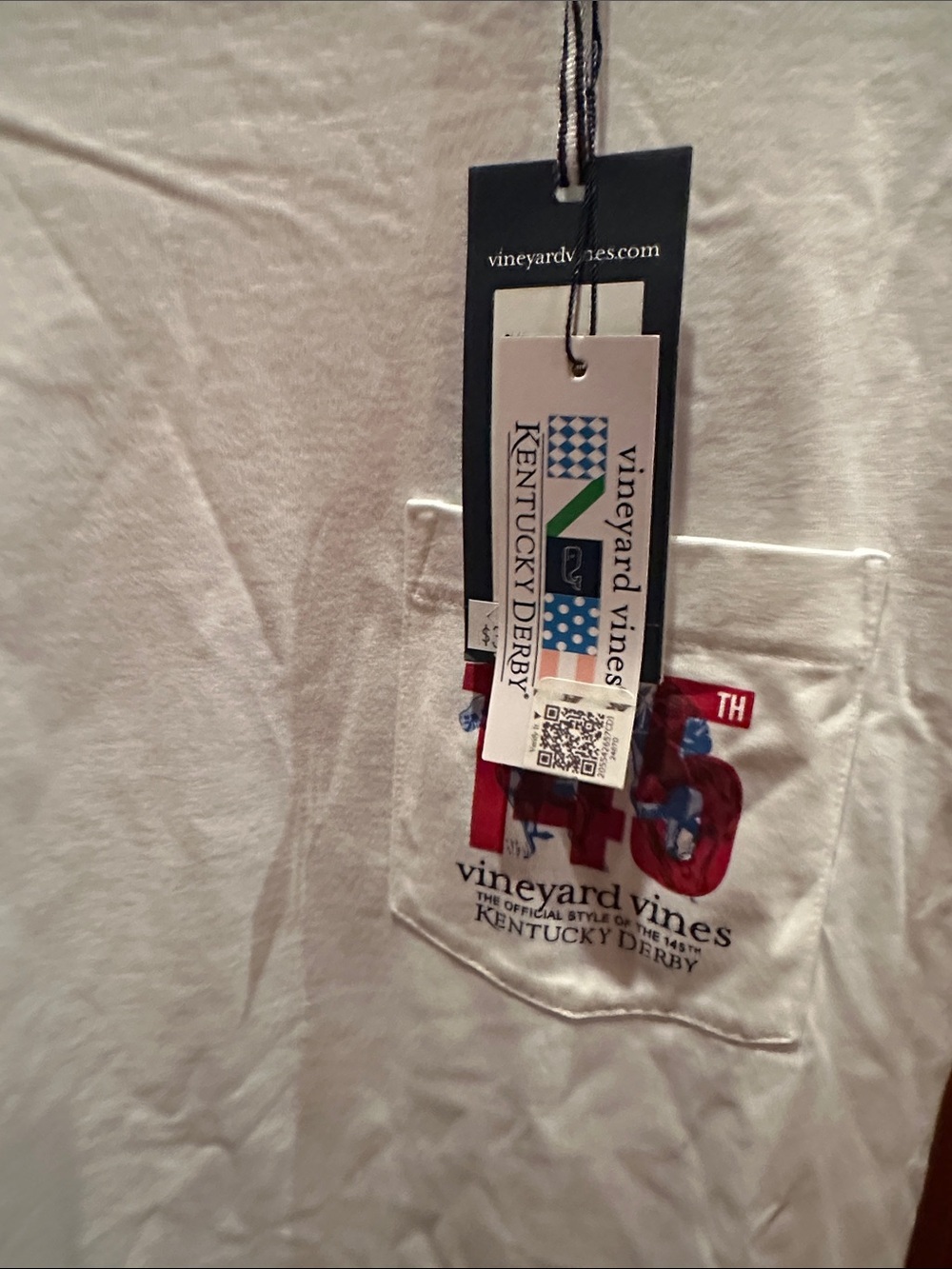 Vineyard Vines White Long-Sleeve Pocket Tee with Red & Blue Graphic Men, new, XS - Picture 3 of 5